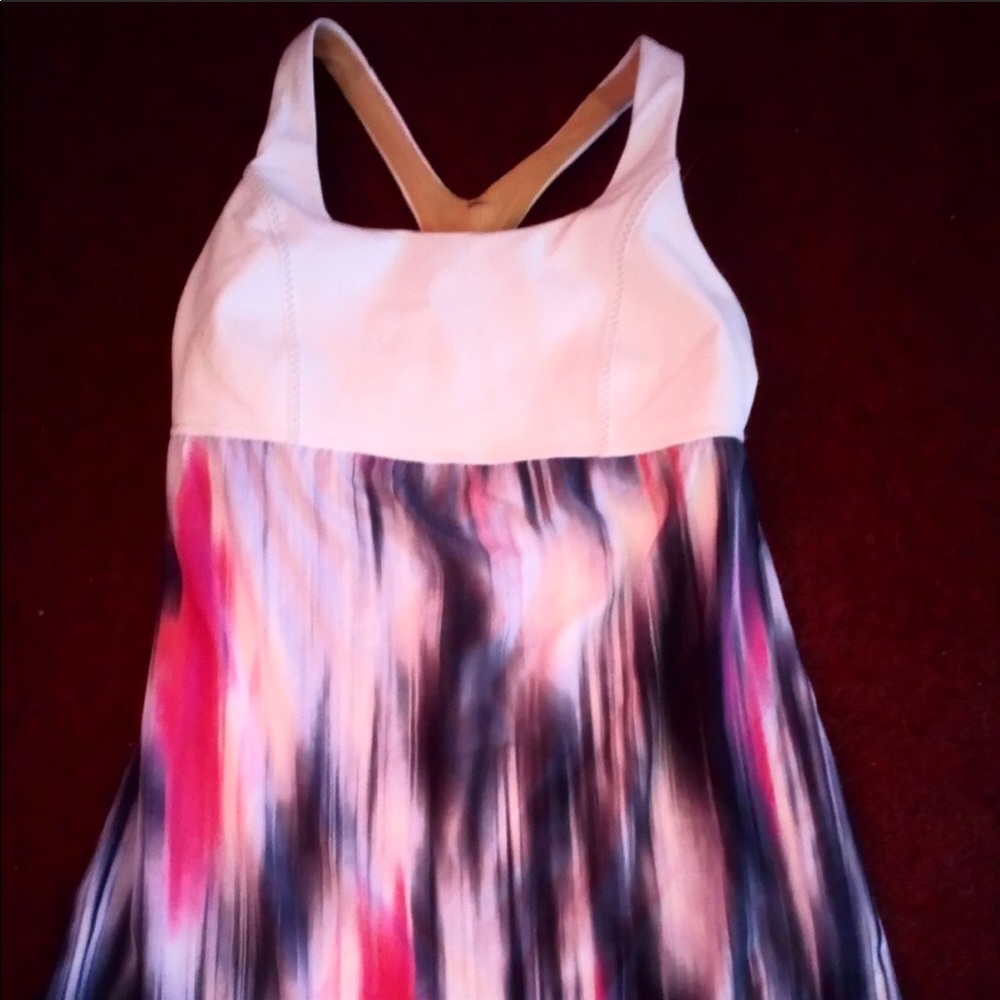 Lululemon NWOT Women’s tank